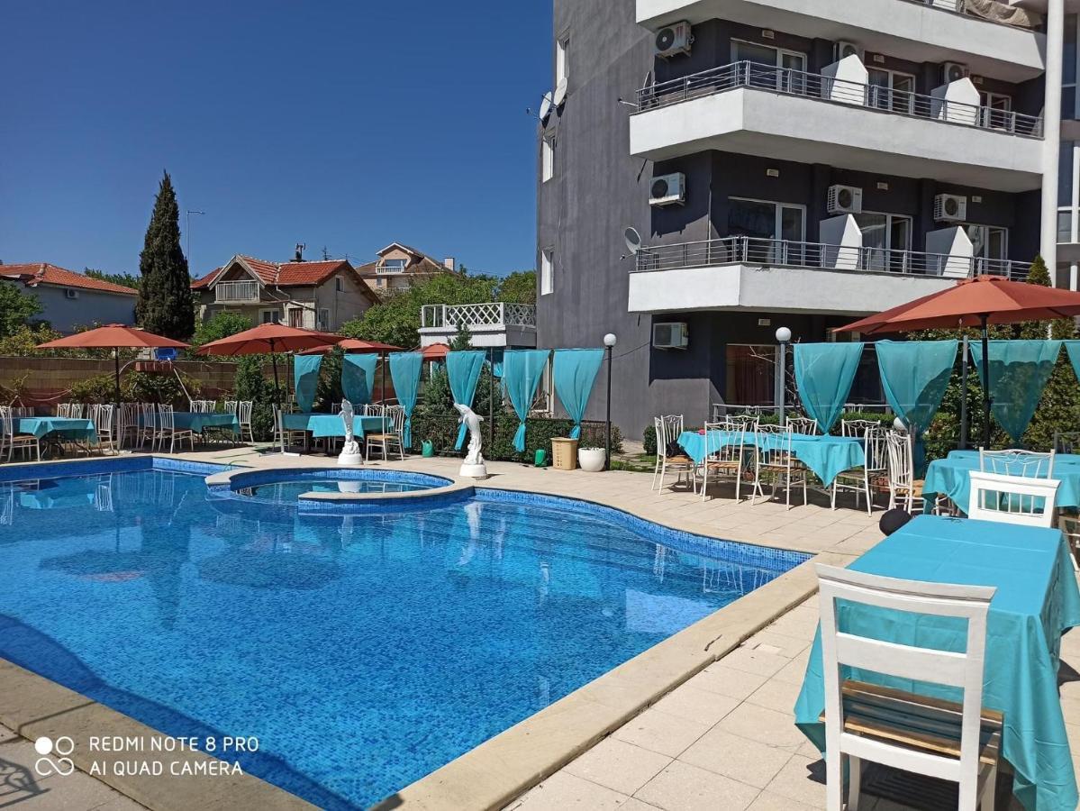 Apartments Devora 1 & Bar & Restaurant Warna Exterior foto